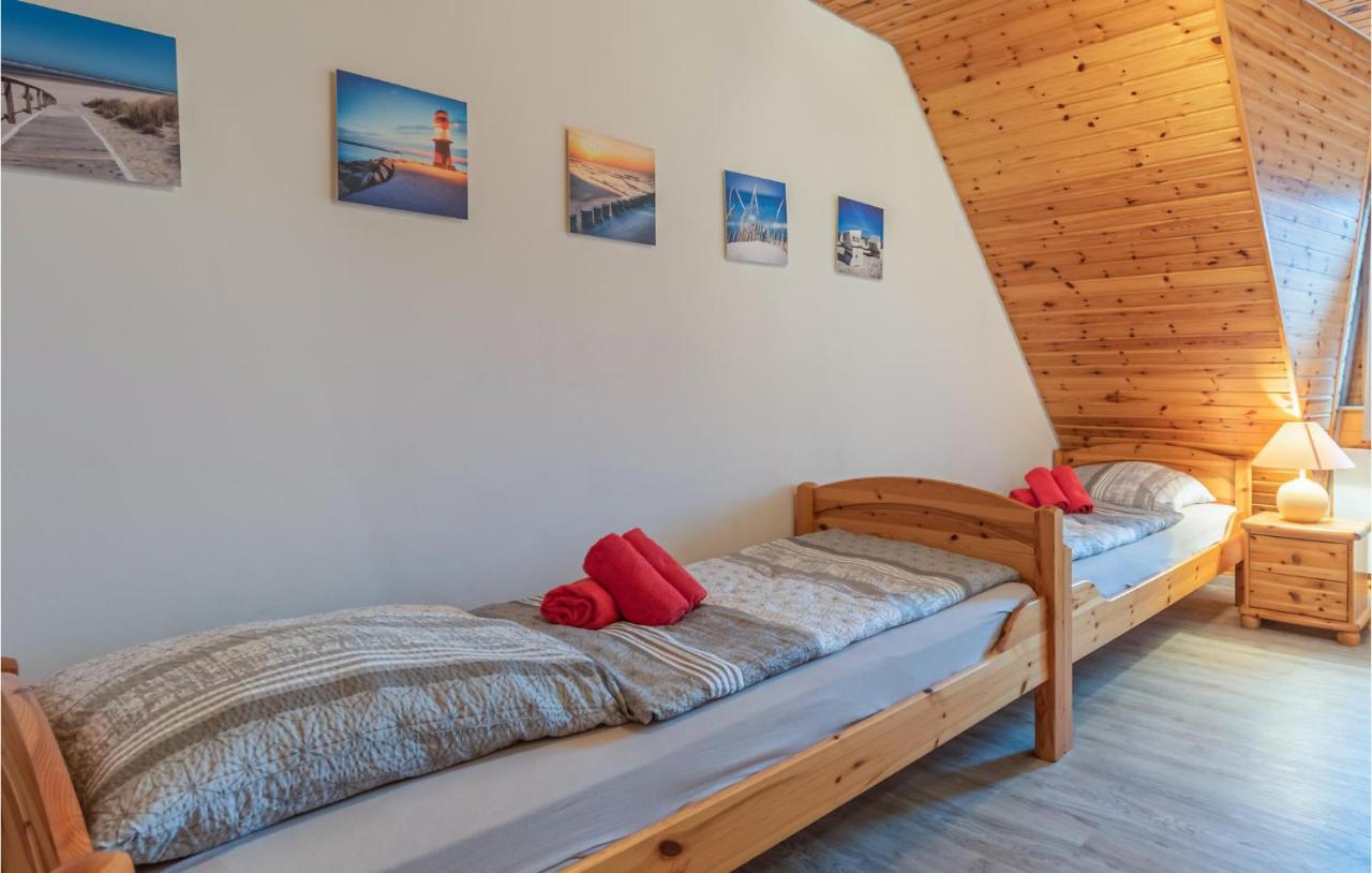 Awesome Home In Friedrichskoog-Spitze With 2 Bedrooms And Wifi 외부 사진